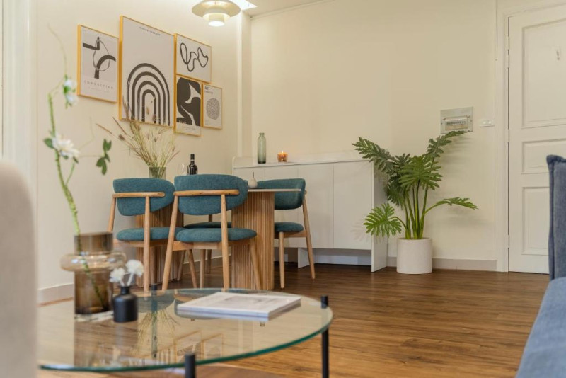 Two-Bedroom Apartment with Refined and Calm Energy