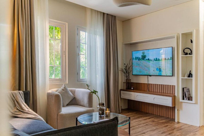 Two-Bedroom Apartment with Refined and Calm Energy