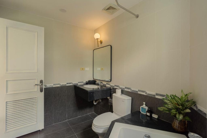 Two-Bedroom Apartment with Refined and Calm Energy