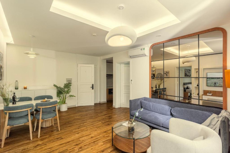 Two-Bedroom Apartment with Refined and Calm Energy