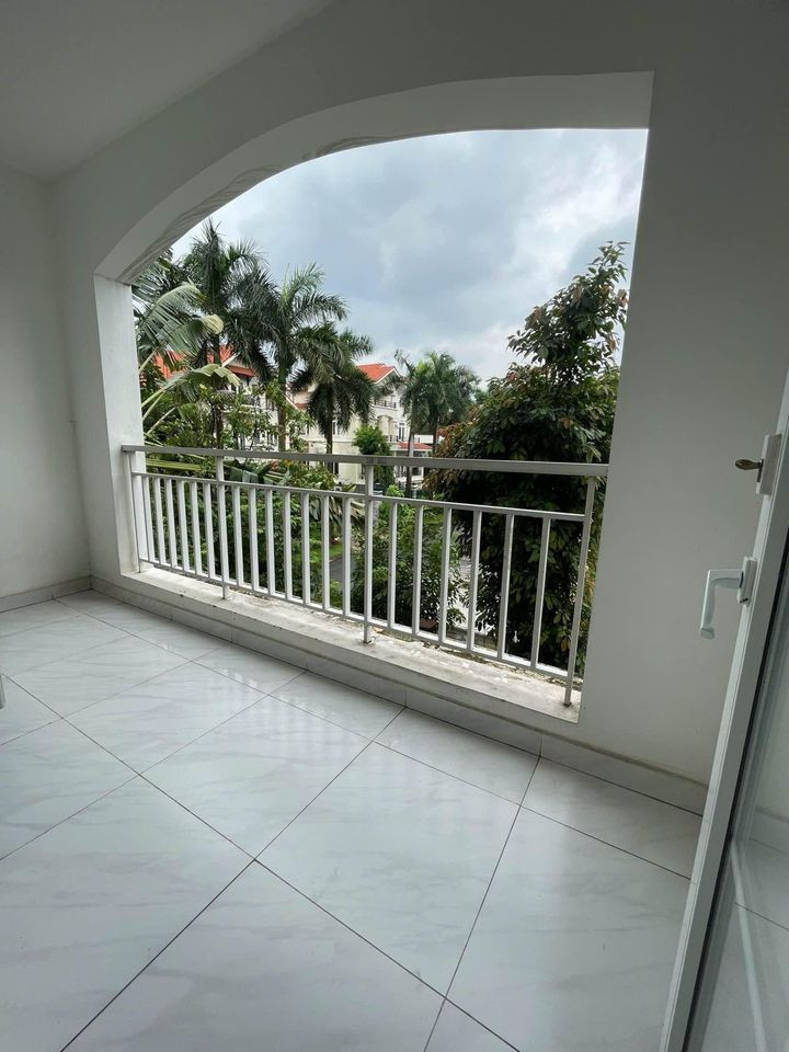 Two-Bedroom Residence with a Tranquil Atmosphere