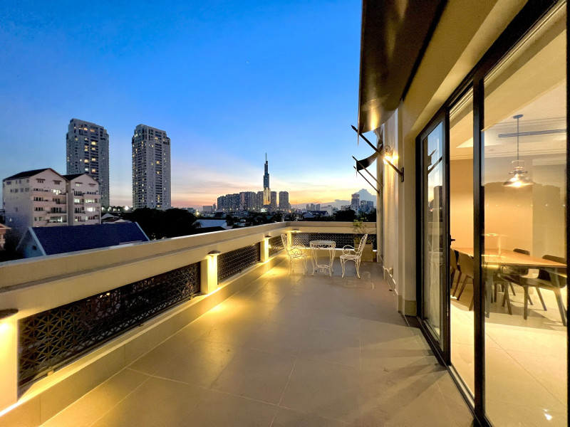 Penhouse -A Modern Two-Bedroom Apartment with Graceful Design