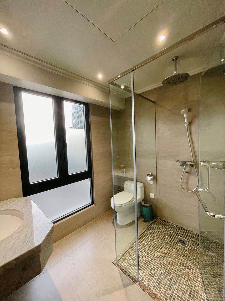 Penhouse -A Modern Two-Bedroom Apartment with Graceful Design