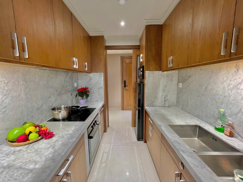 Penhouse -A Modern Two-Bedroom Apartment with Graceful Design