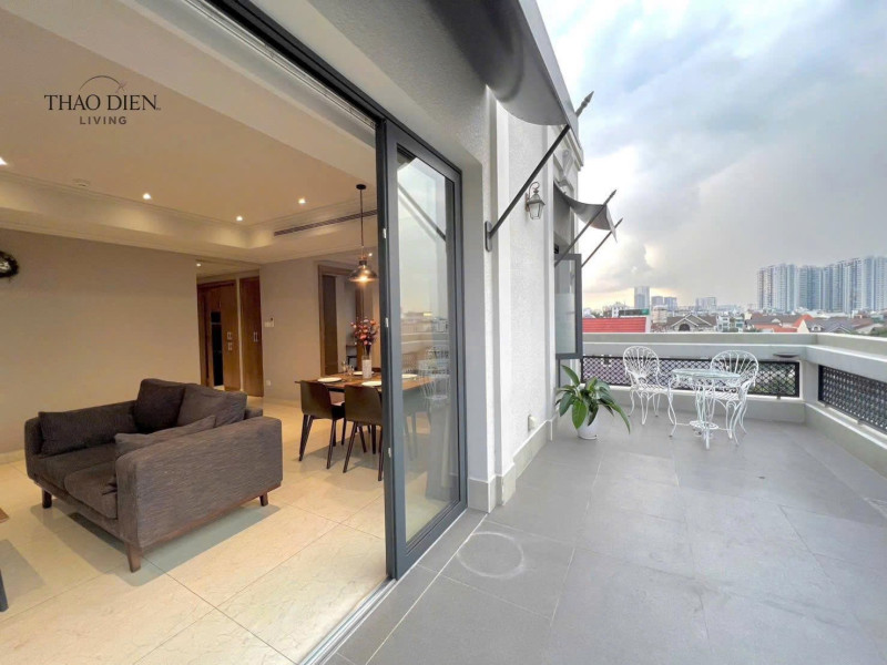 Penhouse -A Modern Two-Bedroom Apartment with Graceful Design