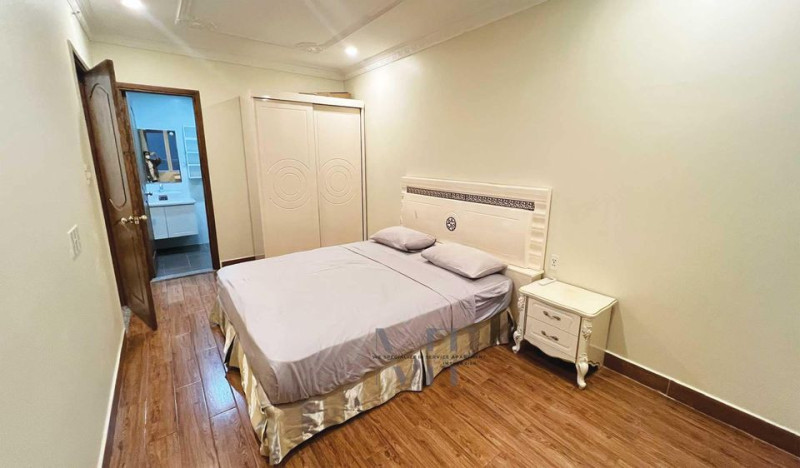 A Stylish Two-Bedroom Apartment in a Prime Area