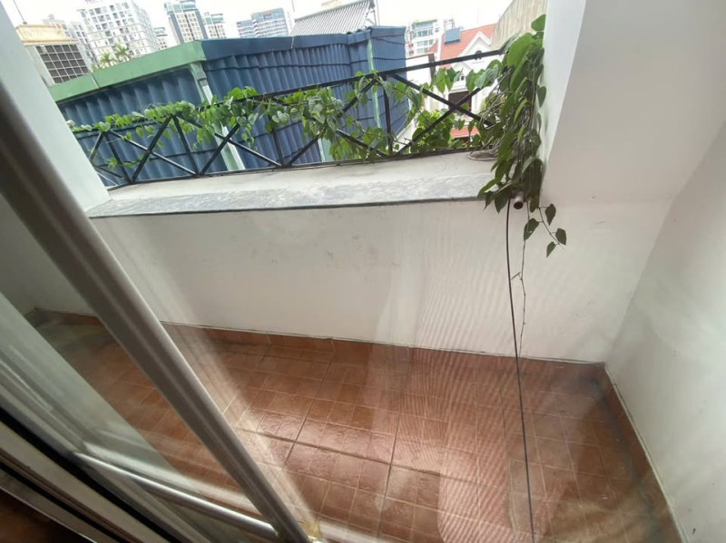 Two-Bedroom Apartment with Open Living Space in Thao Dien