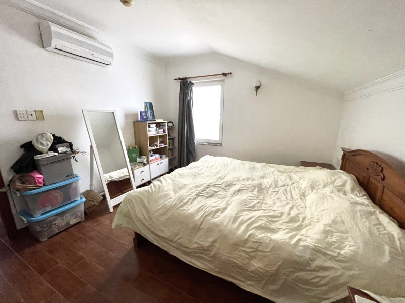 Penhouse -Two-Bedroom Home Designed for Refined Urban Life