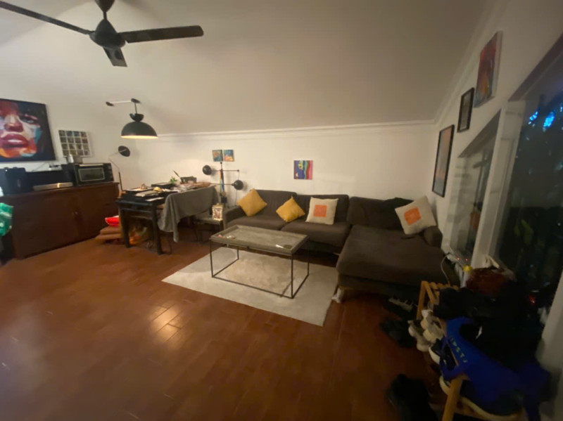 Penhouse -Two-Bedroom Home Designed for Refined Urban Life