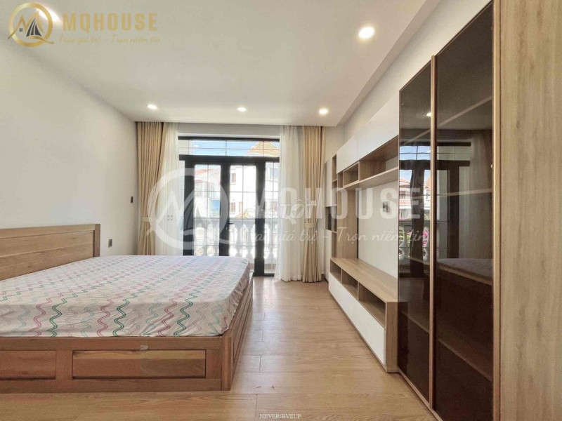 Elegant 3-Bedroom Apartment in Thao Dien