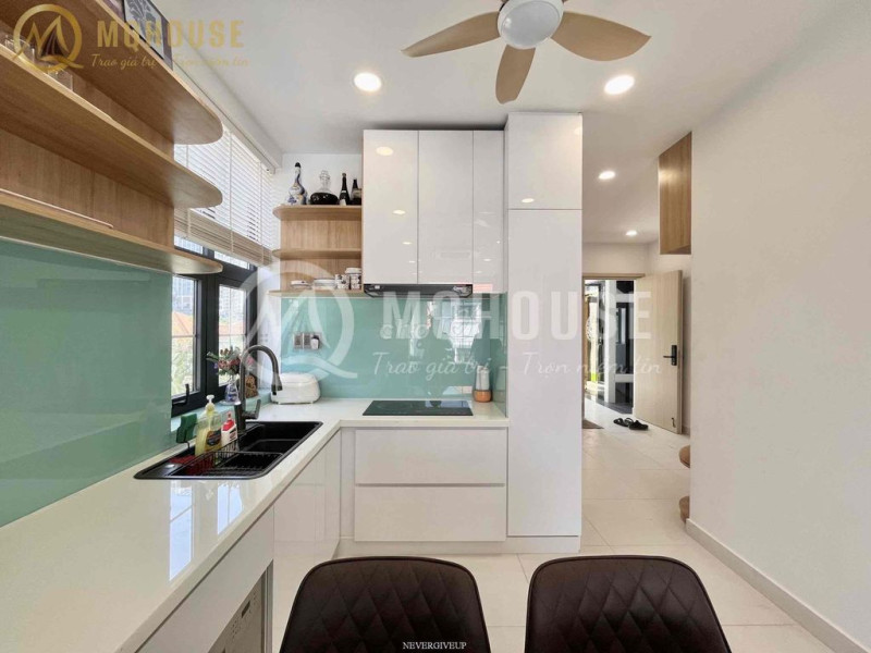 Elegant 3-Bedroom Apartment in Thao Dien