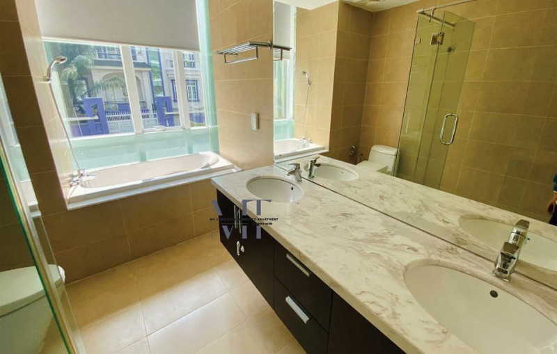 A Warm, Light-Filled 3-Bedroom Space