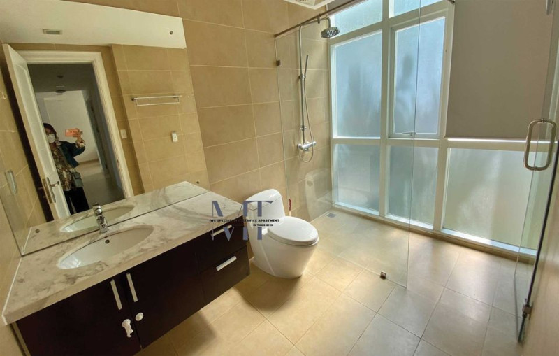 A Warm, Light-Filled 3-Bedroom Space