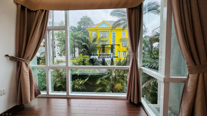 A Warm, Light-Filled 3-Bedroom Space