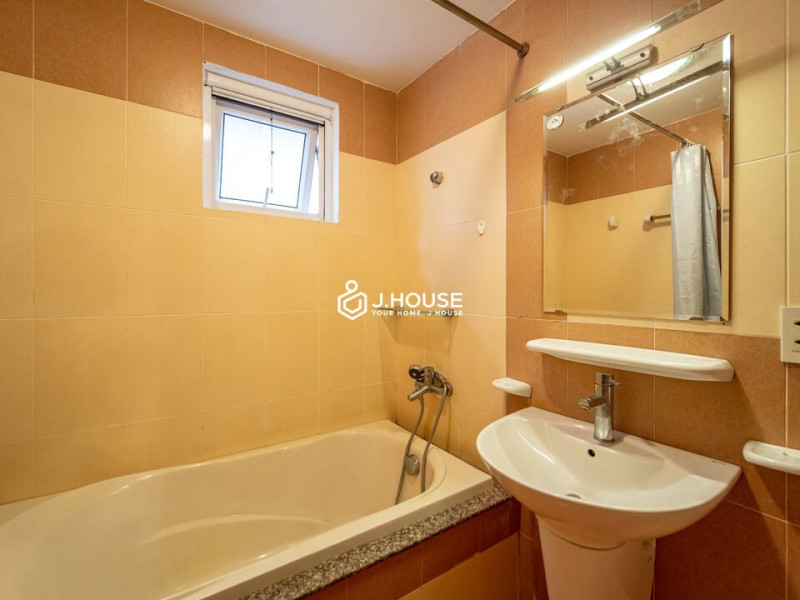 A Soft & Airy 3-Bedroom Home