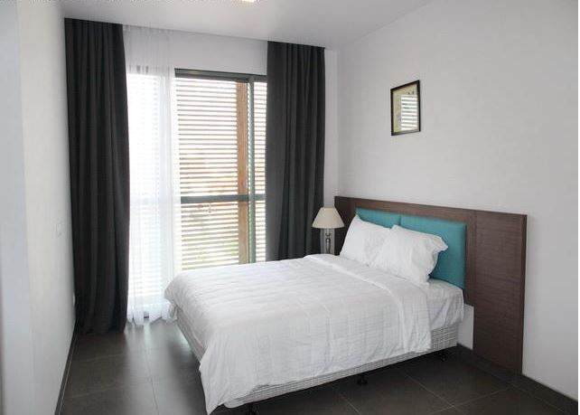 Elegant Urban Living – 3BR Apartment