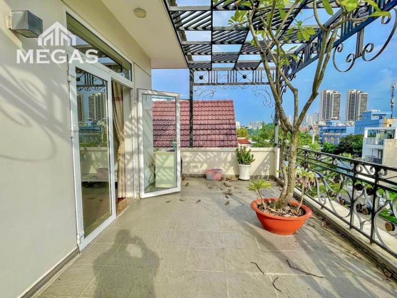 Penhouse -Chic 3BR Apartment in a Prime Thao Dien Location