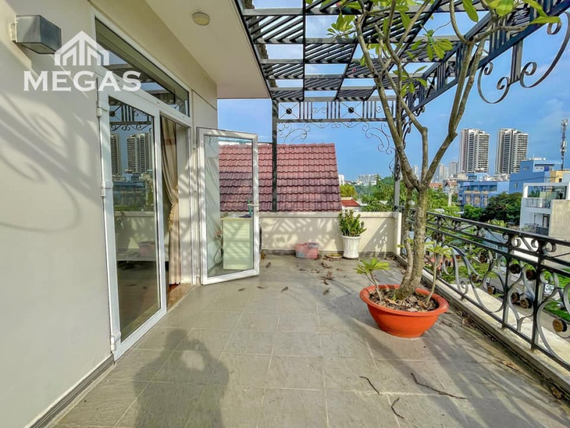 Penhouse -Chic 3BR Apartment in a Prime Thao Dien Location