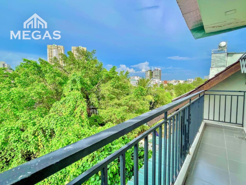 Penhouse -Chic 3BR Apartment in a Prime Thao Dien Location