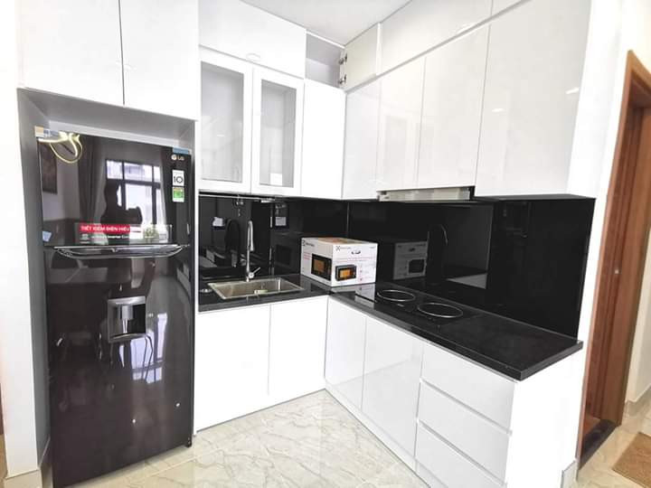 Refined 3-Bedroom Apartment with Natural Light