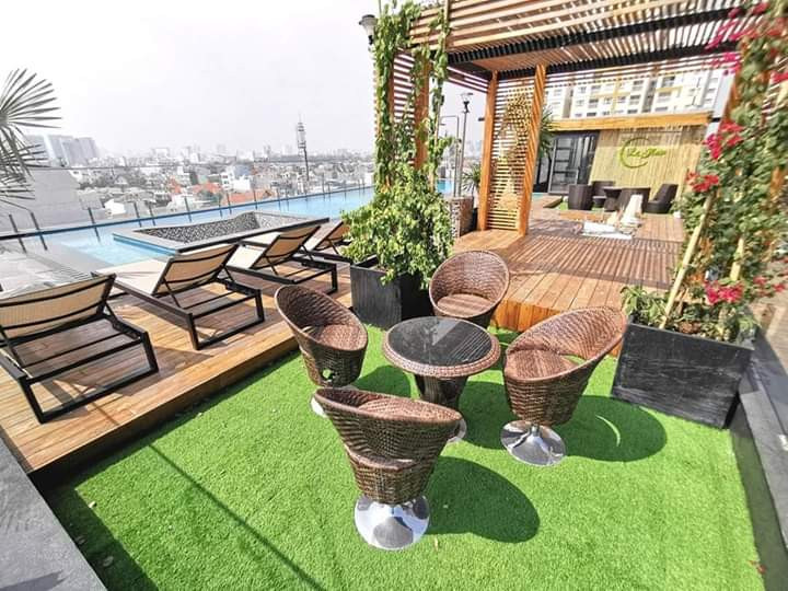 Refined 3-Bedroom Apartment with Natural Light