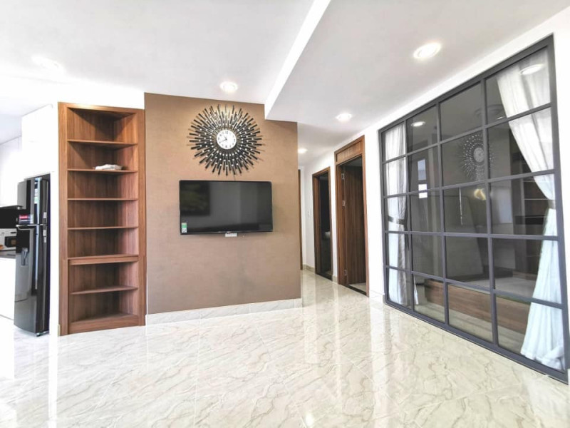 Refined 3-Bedroom Apartment with Natural Light