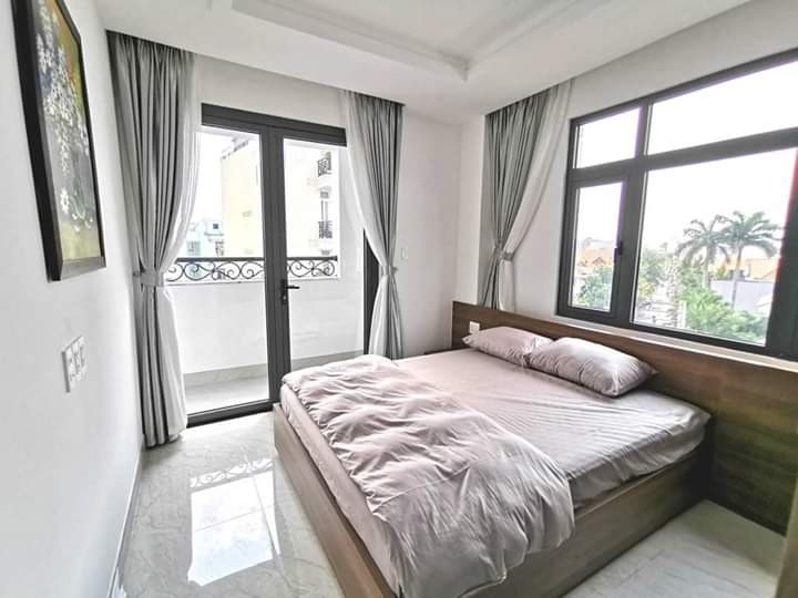 Refined 3-Bedroom Apartment with Natural Light