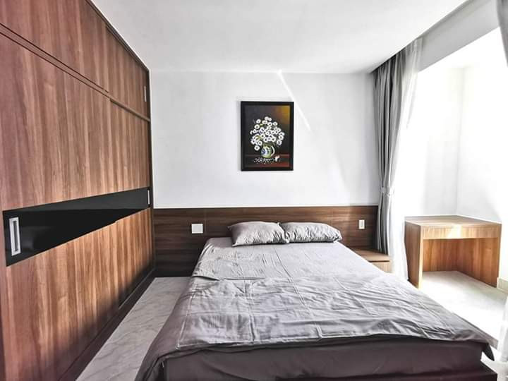 Refined 3-Bedroom Apartment with Natural Light