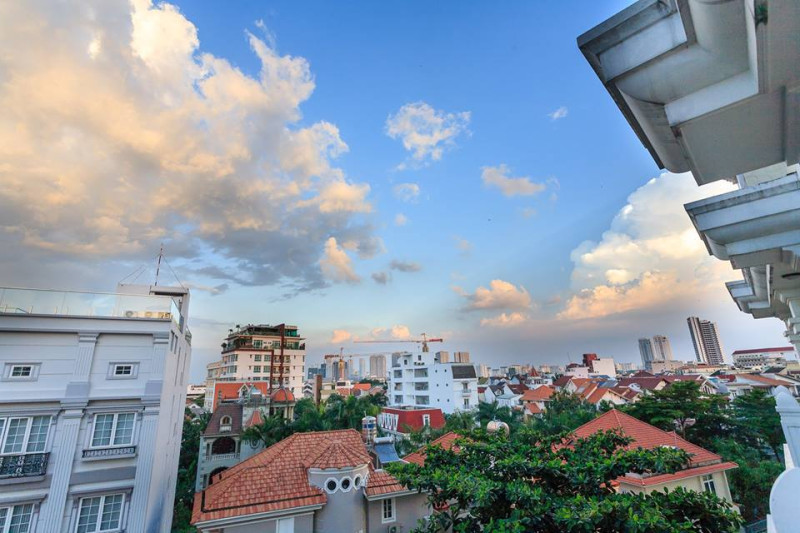 Spacious & Elegant 3BR Apartment