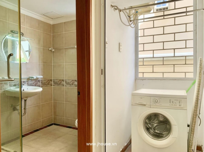 High-End 3BR Apartment with City Comfort