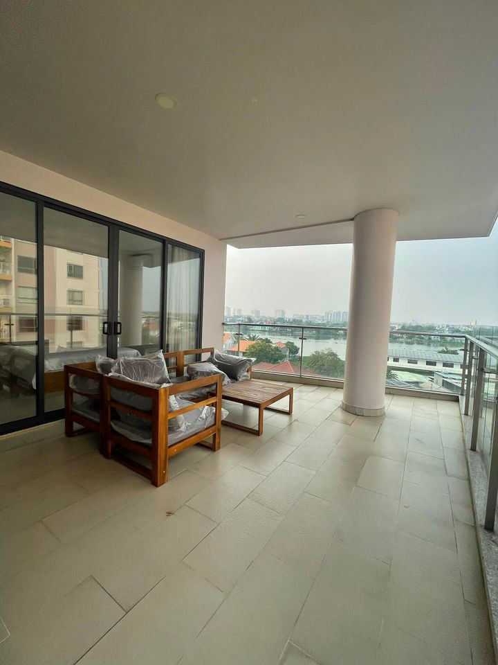 Premium 3BR Apartment with Open Living Space got Big Yard