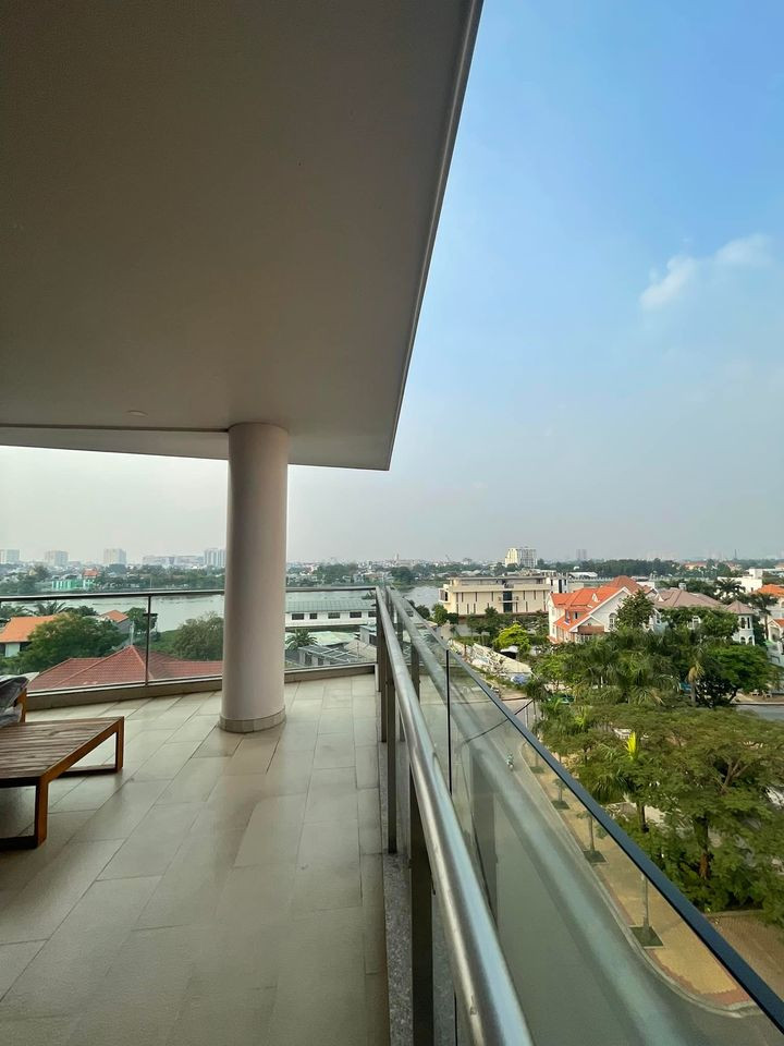 Premium 3BR Apartment with Open Living Space got Big Yard