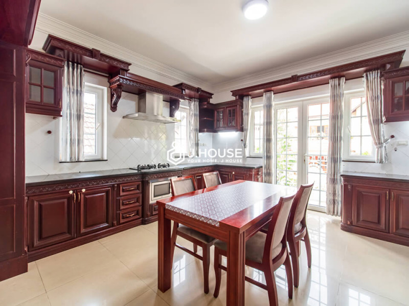 Sophisticated 3BR Apartment for Comfortable Living