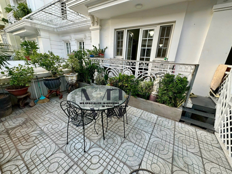 Sophisticated 3BR Apartment for Comfortable Living