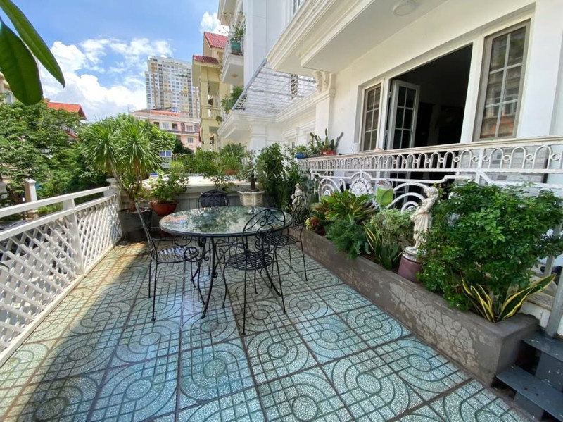 Sophisticated 3BR Apartment for Comfortable Living