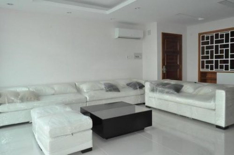 Contemporary 3-Bedroom Apartment in Thao Dien