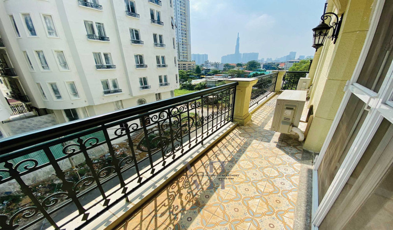 Stylish 3-Bedroom Apartment in Green Thao Dien