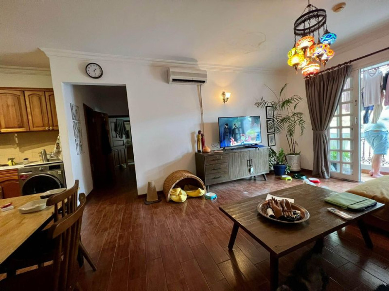 Sunny 3BR Apartment with a Cozy Feel