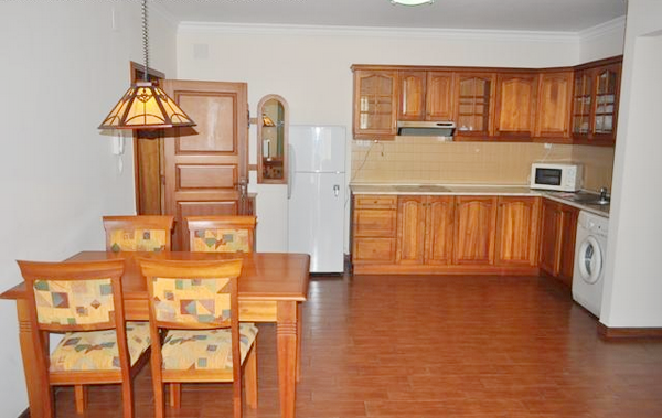 Sunny 3BR Apartment with a Cozy Feel