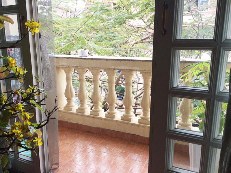 Sunny 3BR Apartment with a Cozy Feel