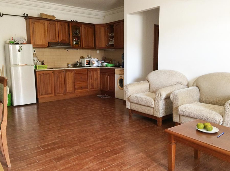 Sunny 3BR Apartment with a Cozy Feel