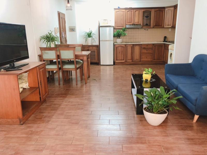 Sunny 3BR Apartment with a Cozy Feel