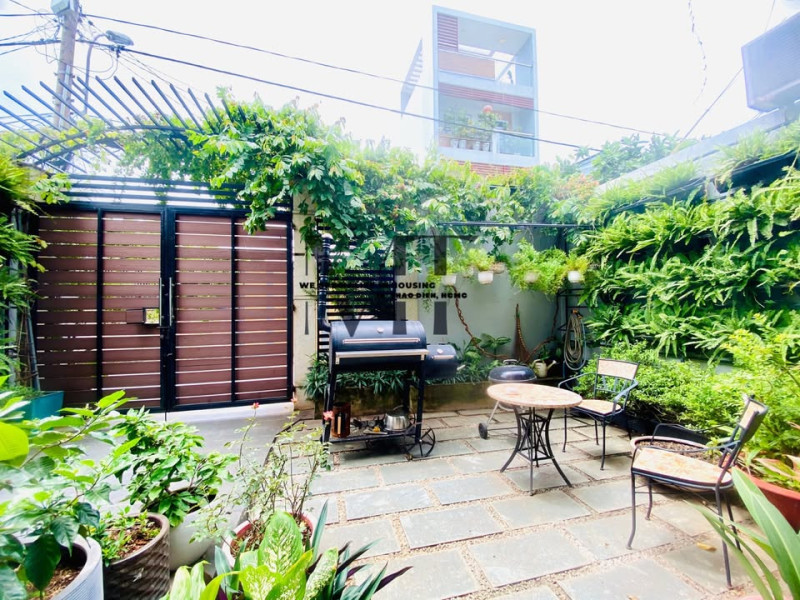 Private Yard -Studio Space in Thao Dien