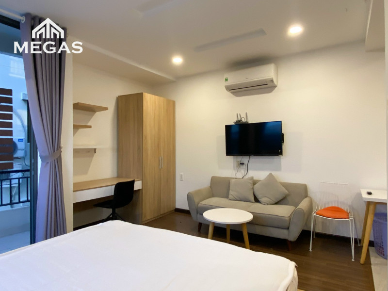 Studio Apartment Close to International Cafés