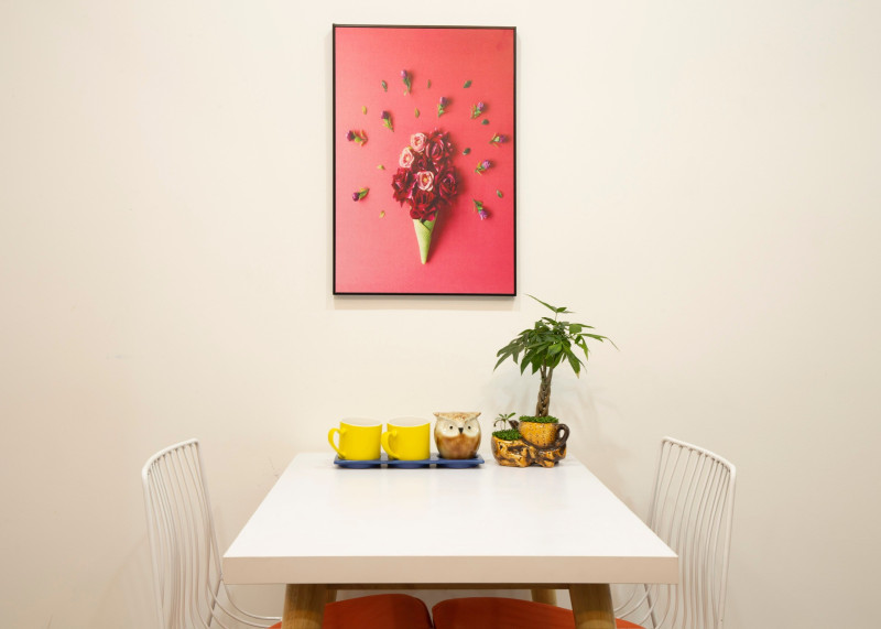 Studio Apartment Close to International Cafés