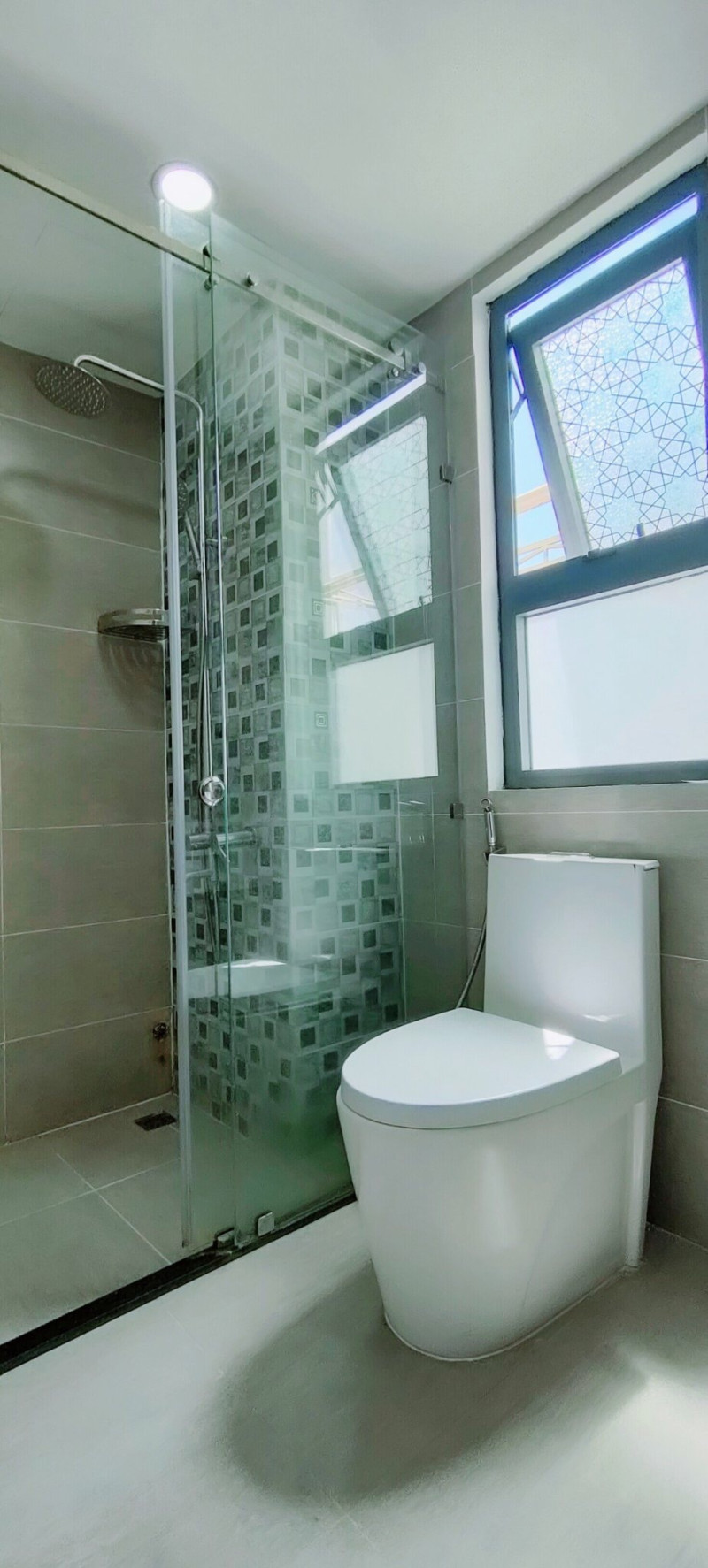 Studio Apartment Close to International Cafés