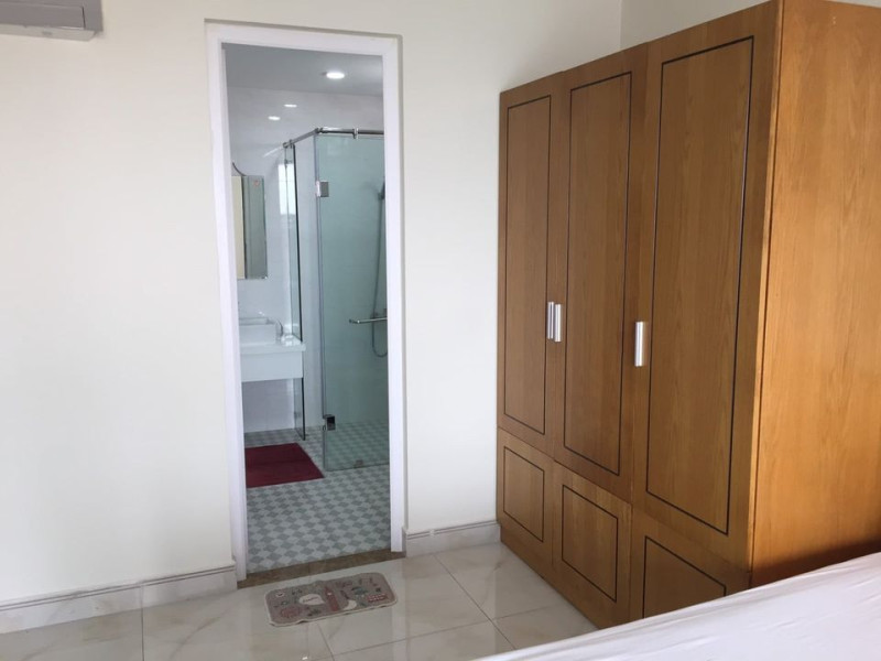 A Bright and Happy Studio