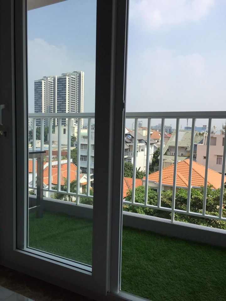 A Bright and Happy Studio