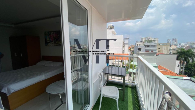 A Bright and Happy Studio