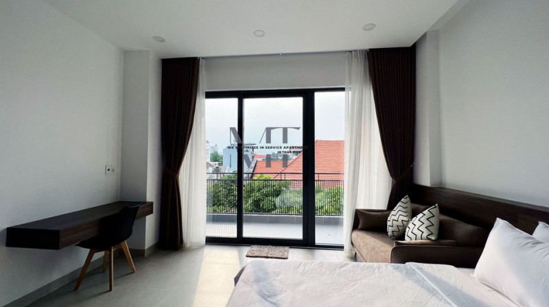 Contemporary Studio in a Leafy Area